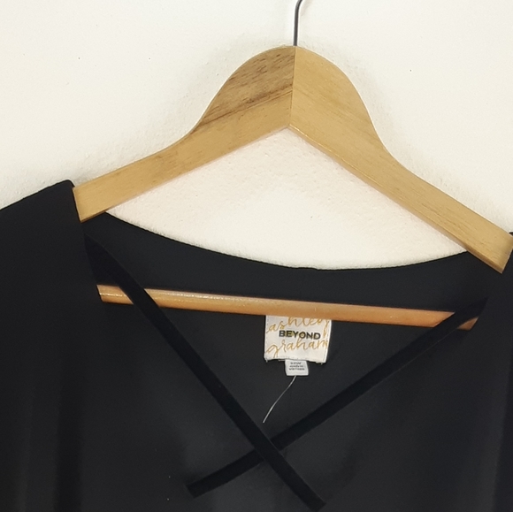 🎉HP🎉 NWOT ASHLEY GRAHAH long sleeve black - Picture 3 of 5